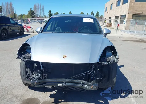 2016 Porsche Cayenne z USA, uszkodzony, nr VIN WP1AA2A24GKA36266